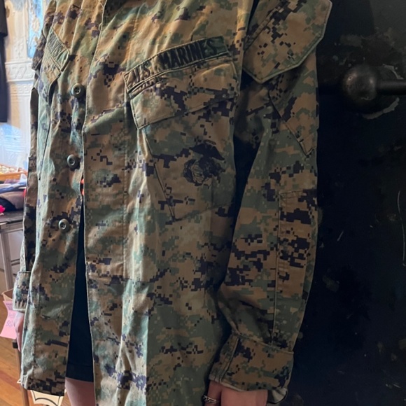 SOLD! Military issue Marine Corps camo jacket - Picture 2 of 2